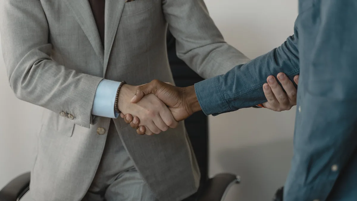 Mel Robbins, expert en développement personnel — Société