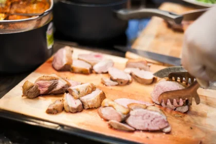 Le nouveau sandwich fumé fait son apparition à Recoleta lors de la renaissance de la Foire française et des deux — Gastronomi