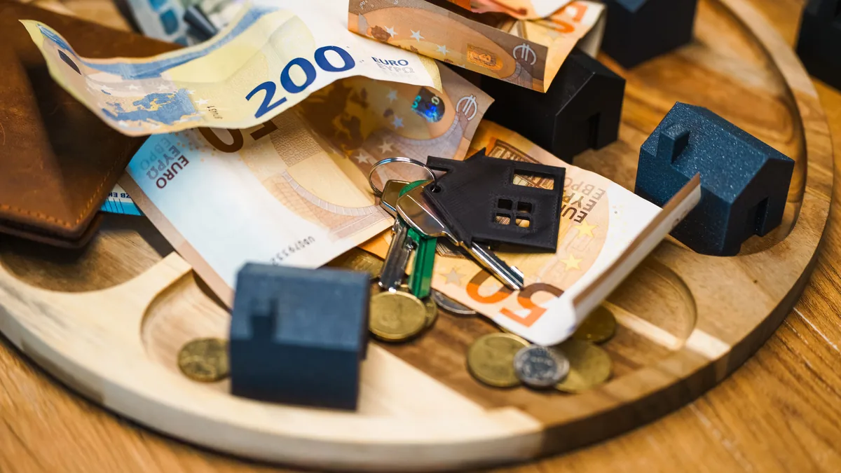 Salaire officiel — Économie